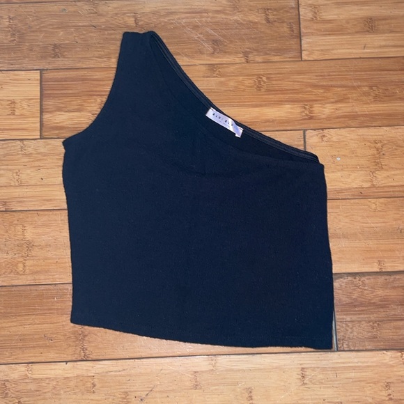 Top - Picture 2 of 2